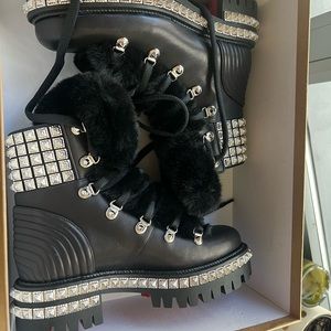 NWT Christian Louboutin combat boots 36 6 Donna fur black leather studs spikes